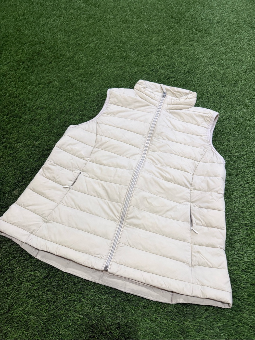 Amazon Essentials Puffer Vest - Lightweight